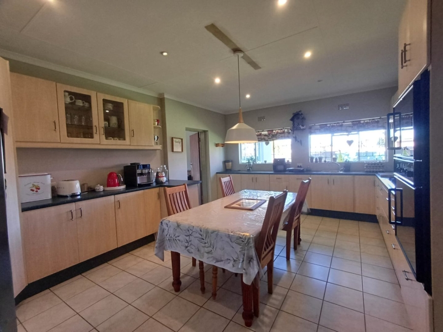 4 Bedroom Property for Sale in Flamwood North West